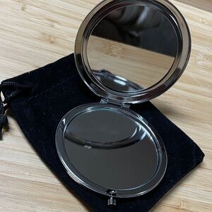 Round lilac Double-Sided Compact Mirror in Shiny Silver